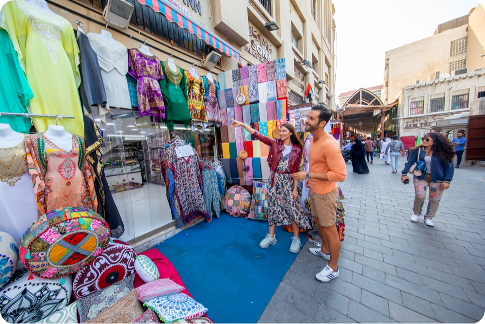 UAE Street shopping